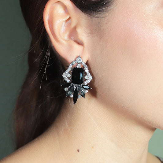 ARETES CROWN NEGRO
